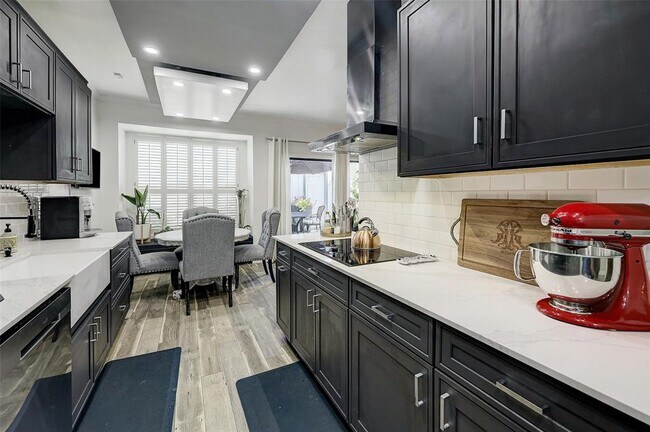 Building Photo - 9619 Doliver Dr