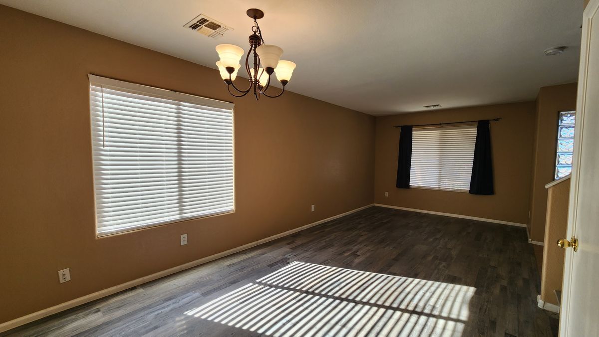 Building Photo - 42553 W Michaels Dr