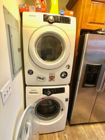 Building Photo - 11 Babcock St