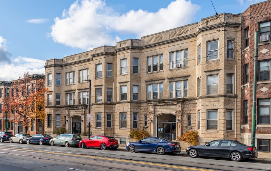 Building Photo - 887 Huntington Ave