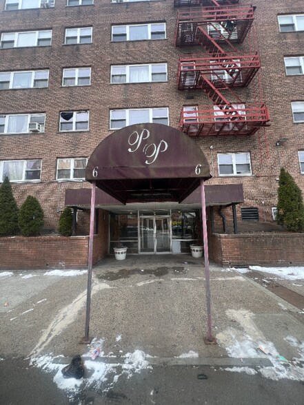 Building Photo - 6 Pomona Ave