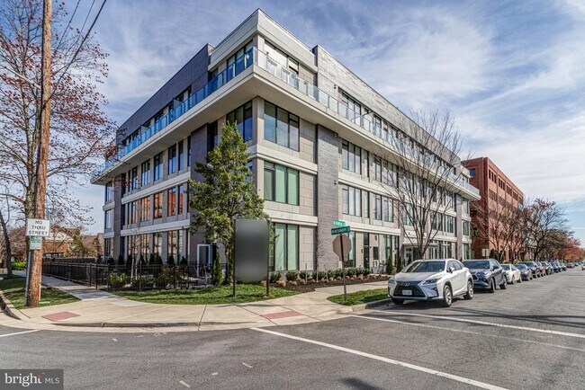 Building Photo - 801 N Fairfax St