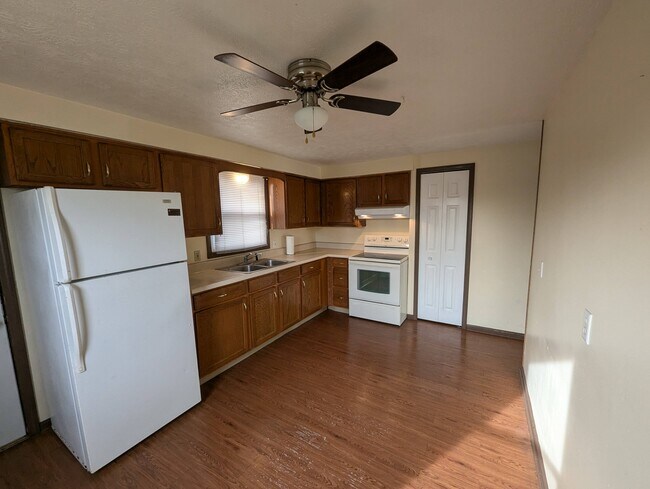 Building Photo - 3009 Dalton Pl SW