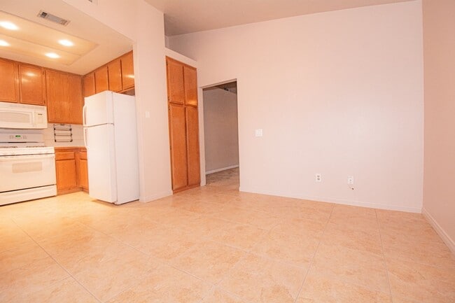 Building Photo - 9929 Palo Alto St