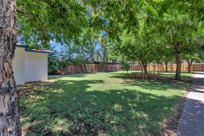 Building Photo - 4221 N 20th St