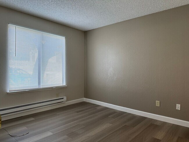 Building Photo - One Bedroom For Rent