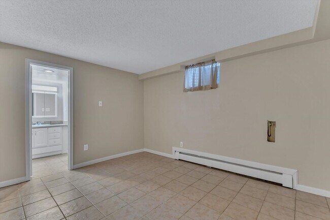 Building Photo - Beautiful, Bright & Move-In Ready Ranch in Desirable West Arvada