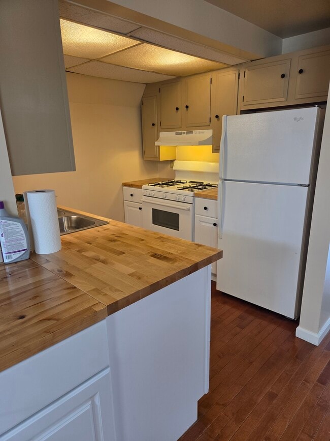 Building Photo - 510 Mercer Rd