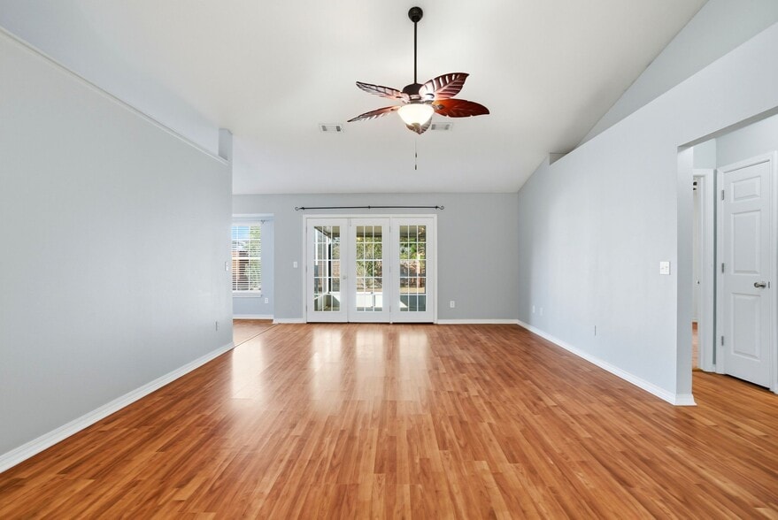 Building Photo - 3315 Bauer Rd