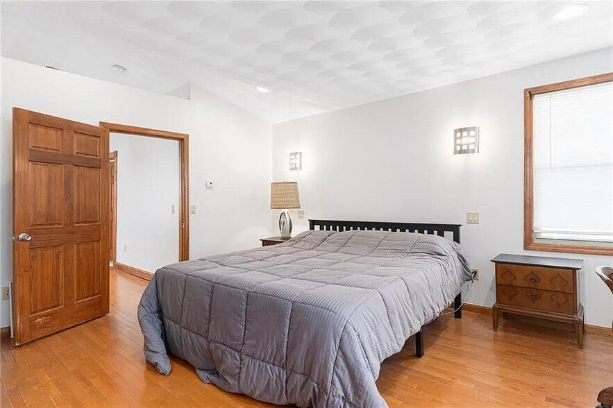 Building Photo - 18 Piedmont St