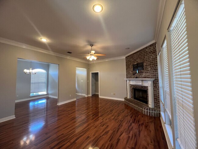 Building Photo - ELEGANT HOME IN NORTH BOSSIER'S ROSEDALE P...