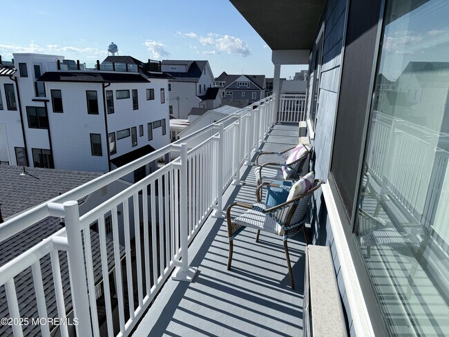 Building Photo - 1 21st Ave