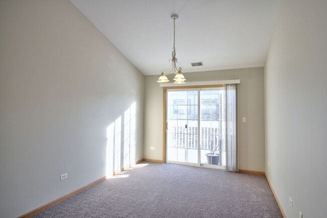 Building Photo - 2427 Sheehan Dr