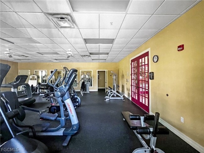 Building Photo - 8550 Kingbird Loop