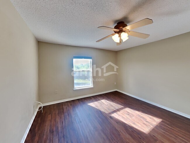 Building Photo - 31443 Loch Aline Dr