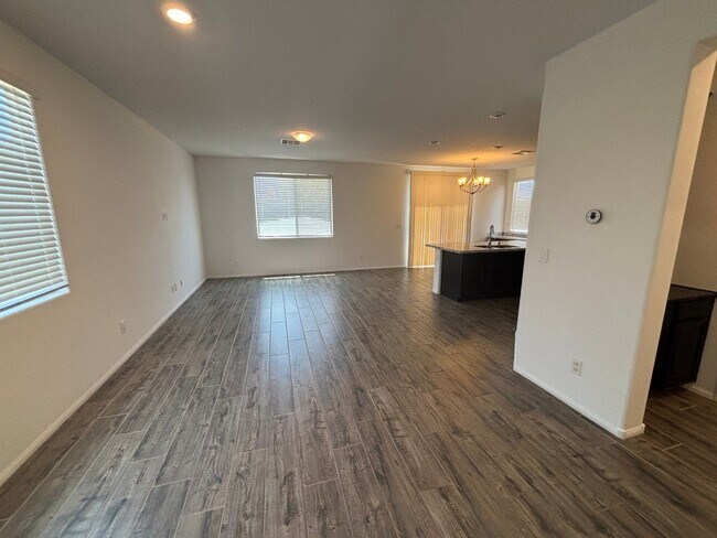 Building Photo - Charming 3-Bedroom Home with Spacious Back...
