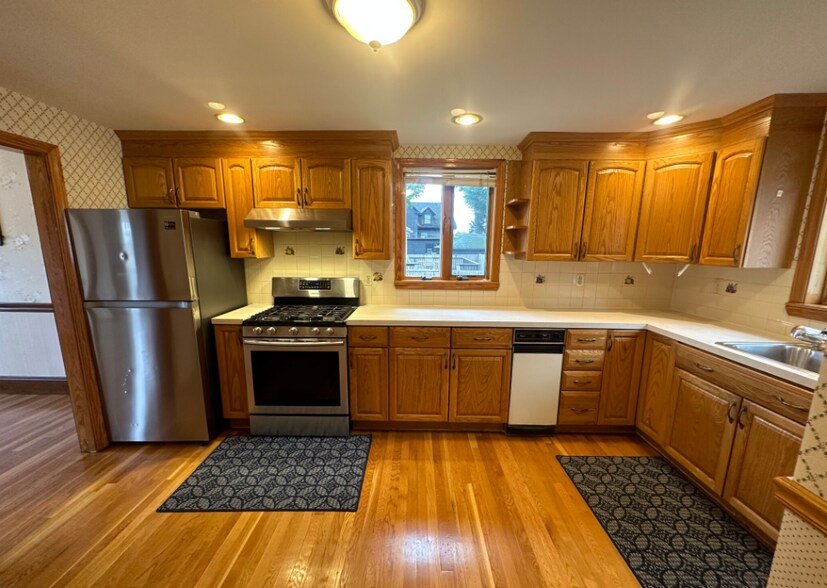 Primary Photo - 235 Ashcroft Rd