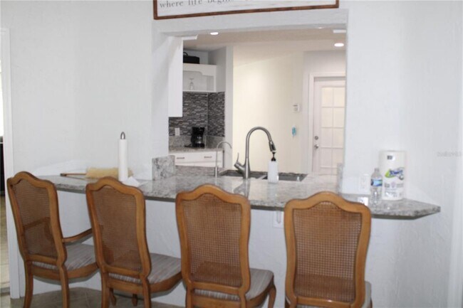 Building Photo - 7655 Cardiff Ct N