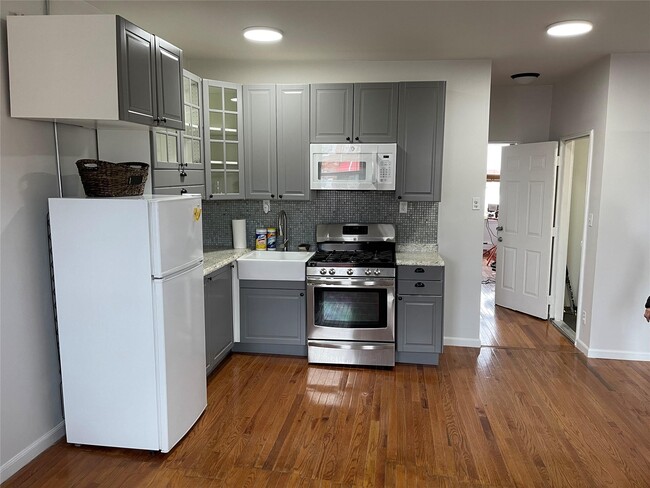 Building Photo - 54-15 82nd St