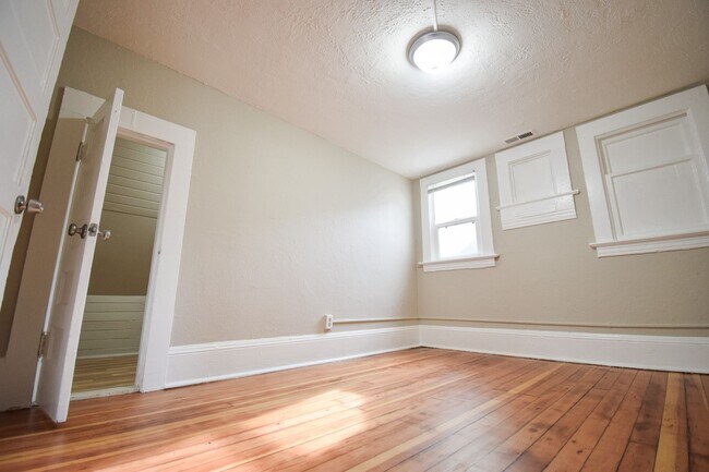 Building Photo - 1734 NE Killingsworth St
