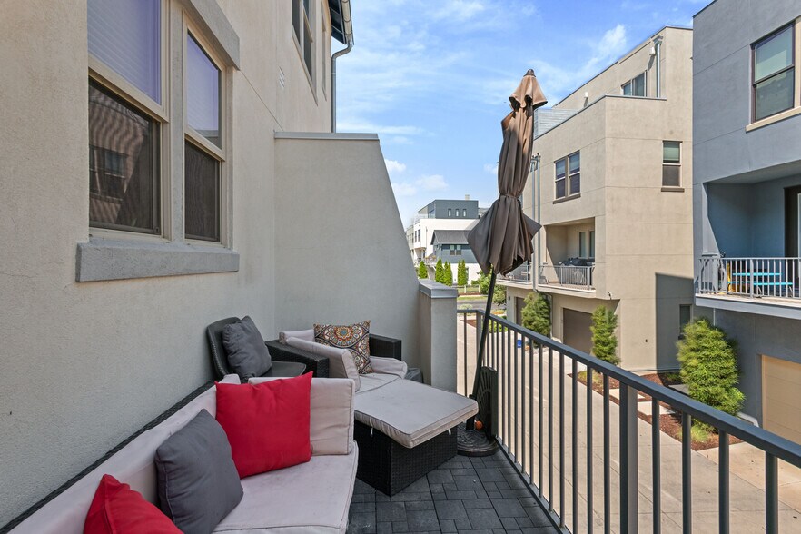 Building Photo - 11271 S High Crest Ln