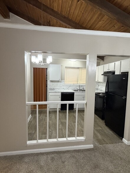 Building Photo - 3575 Oakvale Rd