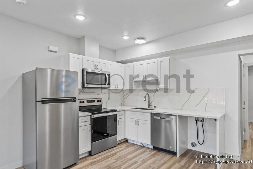 Building Photo - 3216 California St