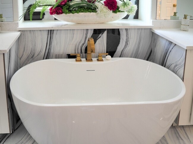 Building Photo - 1310 Sunflower Ave