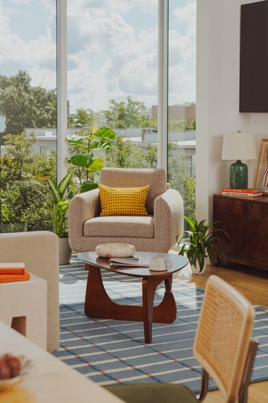 Building Photo - OSLOshaw Co-Living Apartments