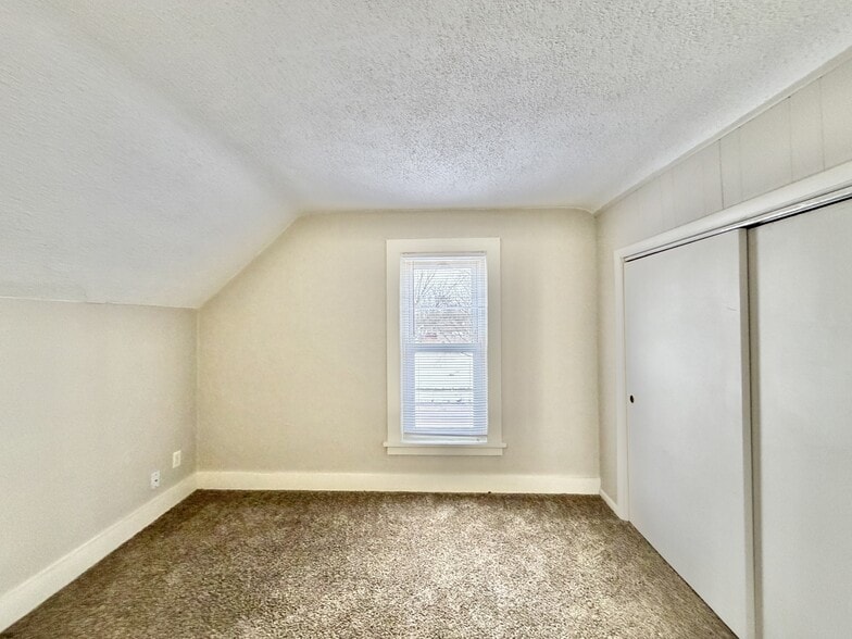 Building Photo - 1014 10th St