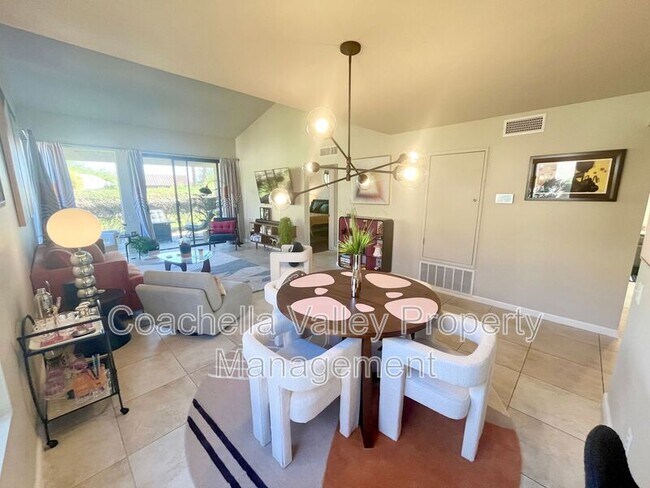 Building Photo - 1310 Campeon Cir