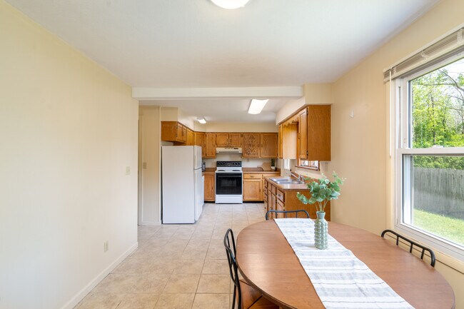 Building Photo - 2 Rorbach Ln