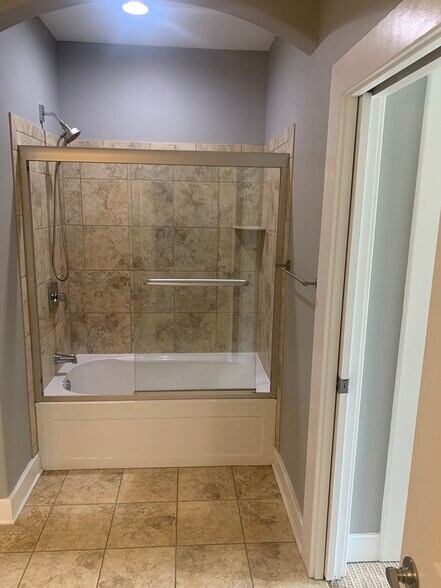 Building Photo - 350 Mohawk Dr