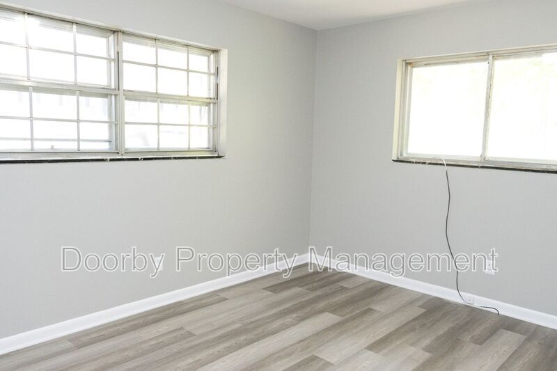 Building Photo - 183 Colony Cir