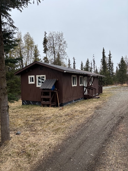 Building Photo - 49144 Shadura Rd