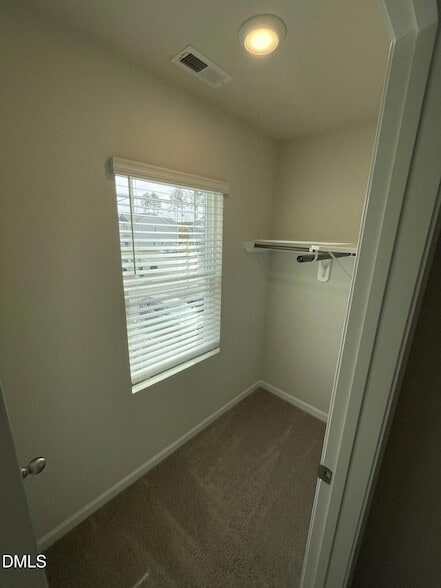 Building Photo - 1102 Peony Ln