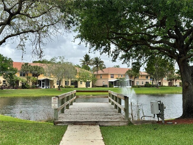 Building Photo - 435 Rainbow Springs Terrace