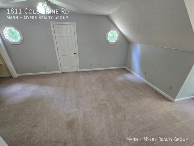 Building Photo - 1811 Columbine Rd