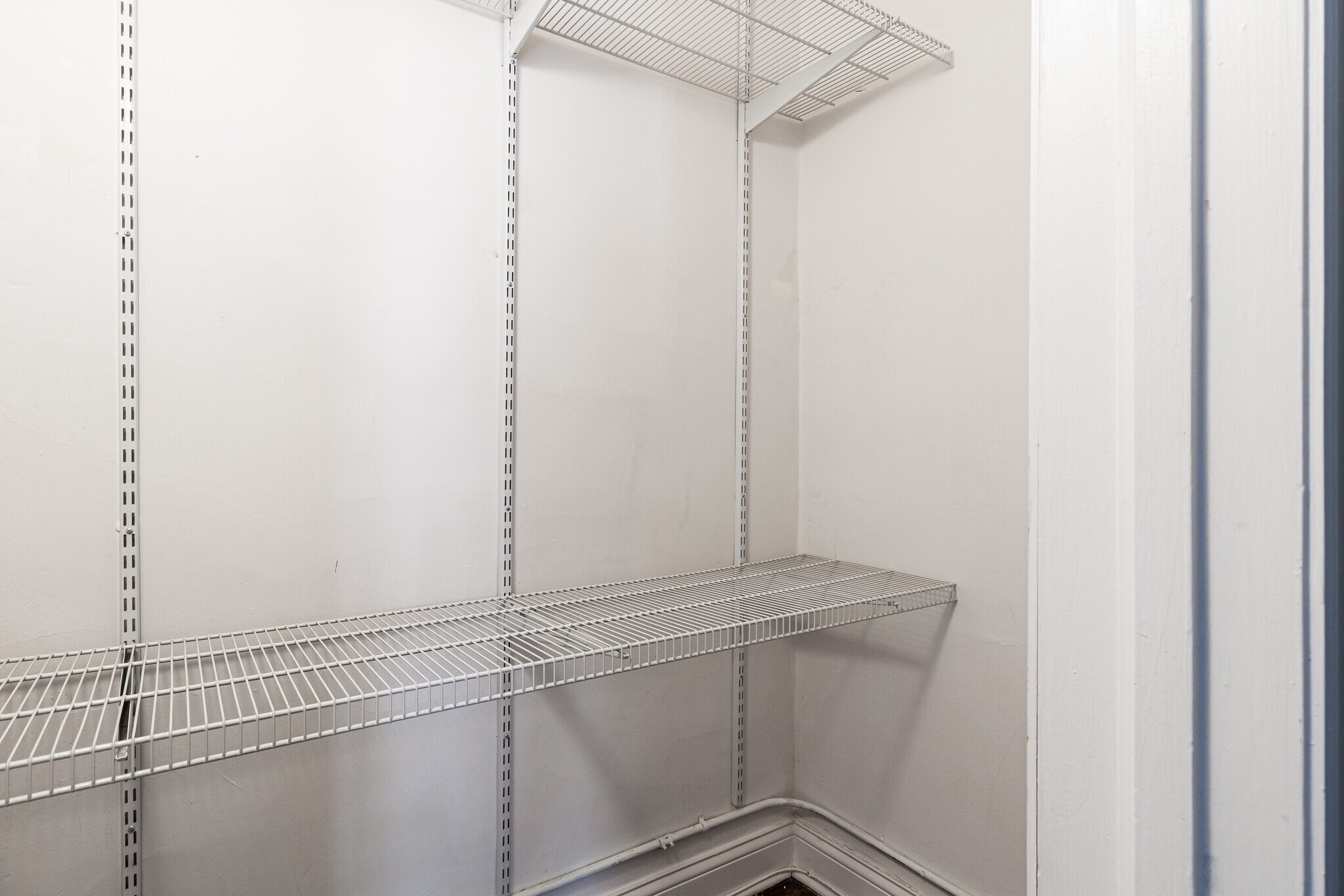 Building Photo - 1124 Maple Ave