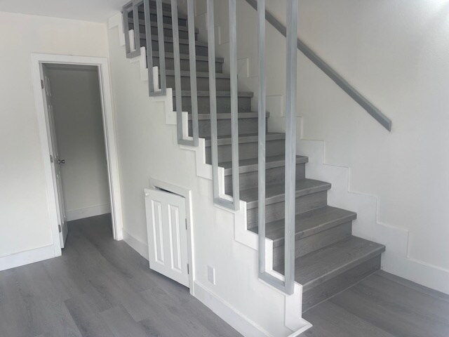 Building Photo - 622 SW 7th Ave