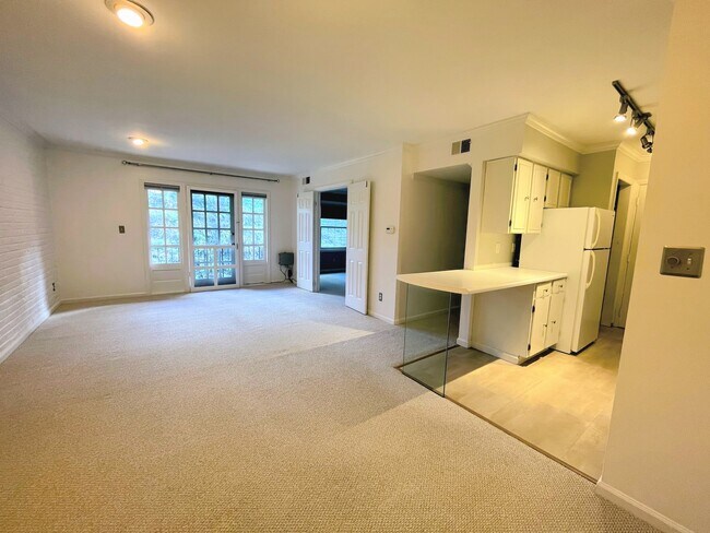 Building Photo - 1060 Chatham Park Dr