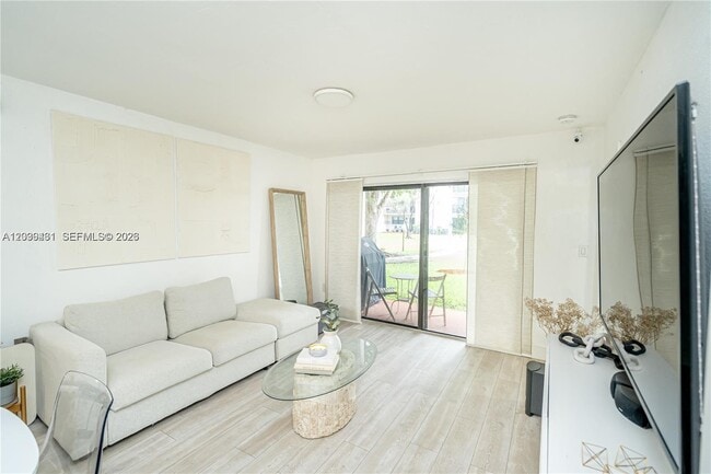 Building Photo - 9856 Nob Hill Ln