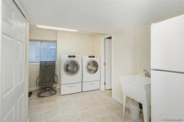 Building Photo - 9030 E Cherry Creek S Dr