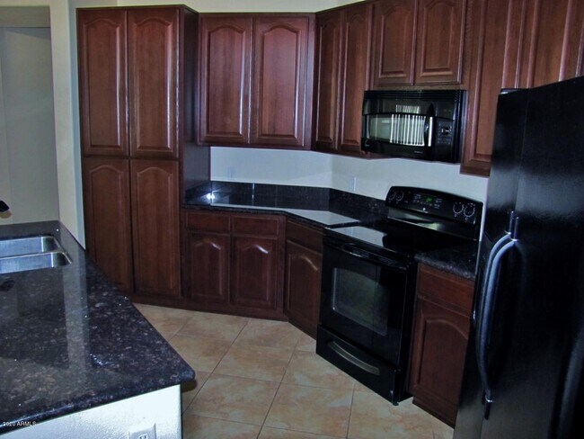 Building Photo - 2561 Sweet Grass Dr