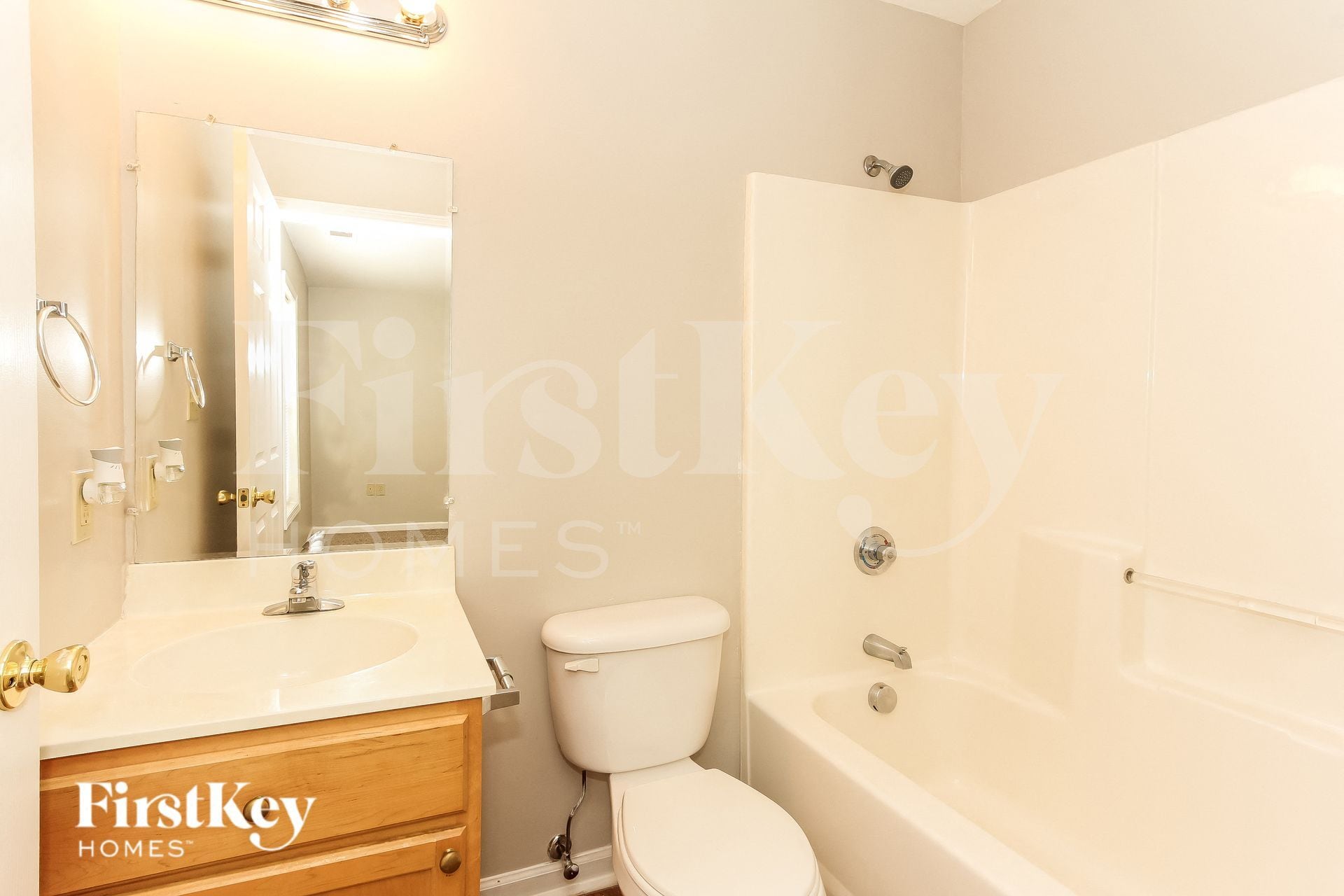 Building Photo - 1731 Parkdale Ave