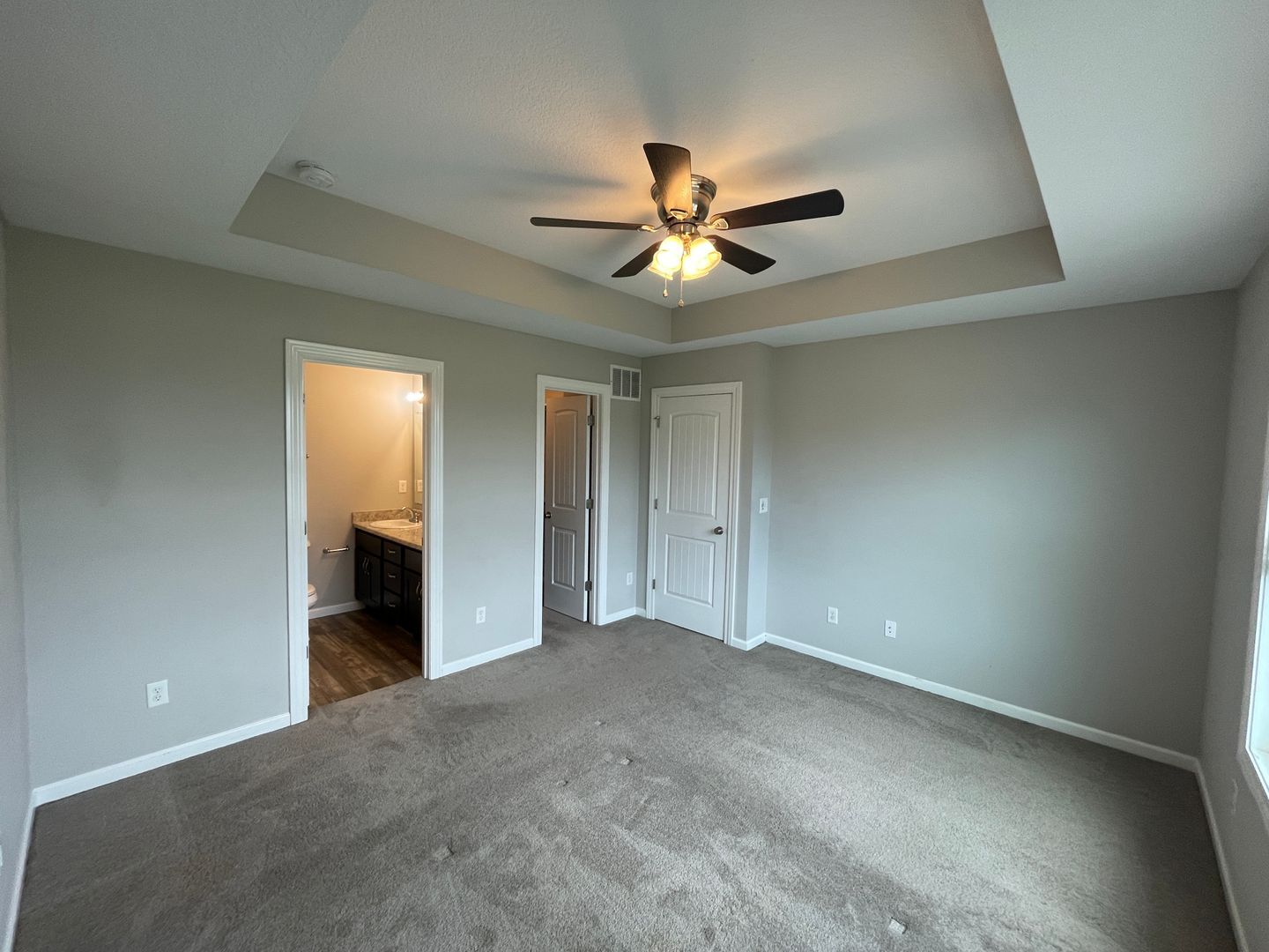 Building Photo - 15266 Delphinium Pl