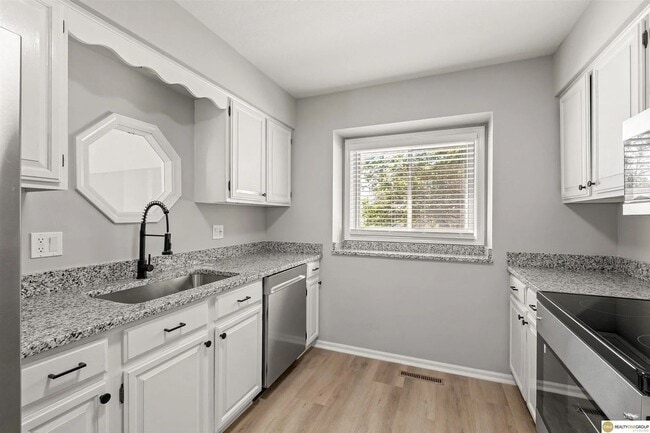 Building Photo - 14614 Borman St