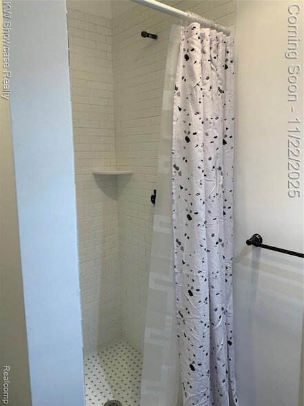 Building Photo - 462 Algene St