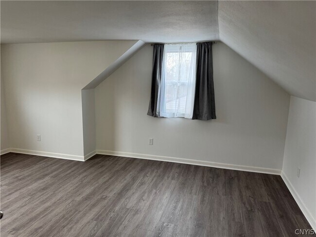 Building Photo - 103 Rockland Dr