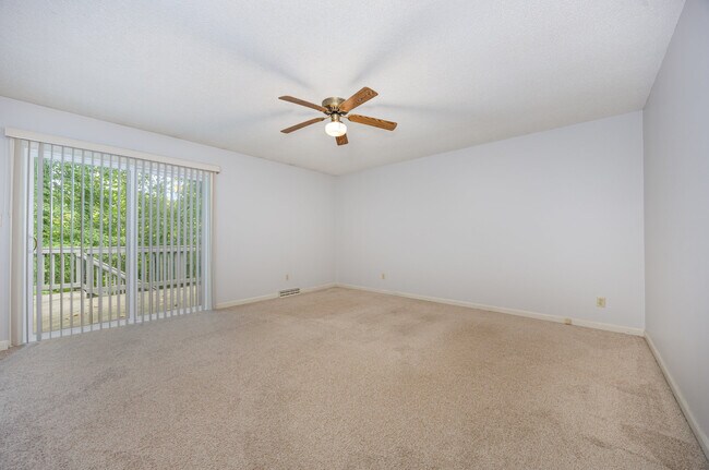 Building Photo - 229 Creekwood Dr